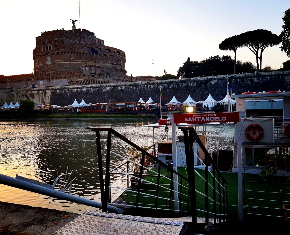 Passeio de Barco pelo Rio Tevere em Roma - Embarque - Blog Vou pra Roma