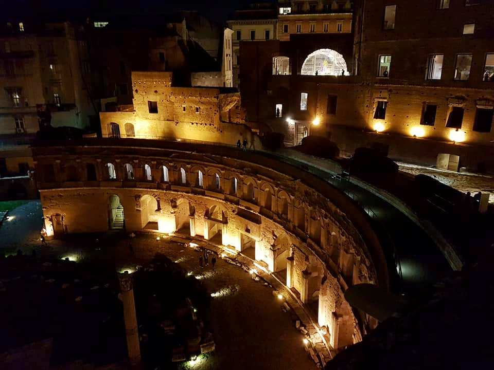 Noite - Mercados de Traiano - Roma - Blog Vou pra Roma