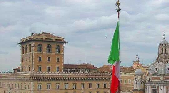 Festa em Roma, Liberação da Itália!