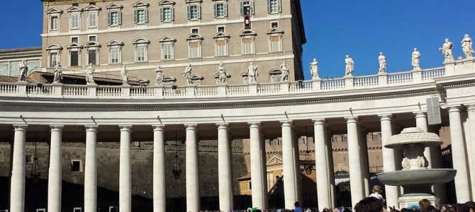 Angelus – Papa na Praça São Pedro em Roma