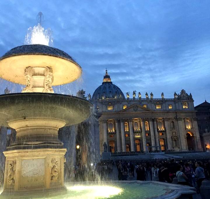 BASILICA SAN PIETRO A NOITE - foto Ana Venticinque