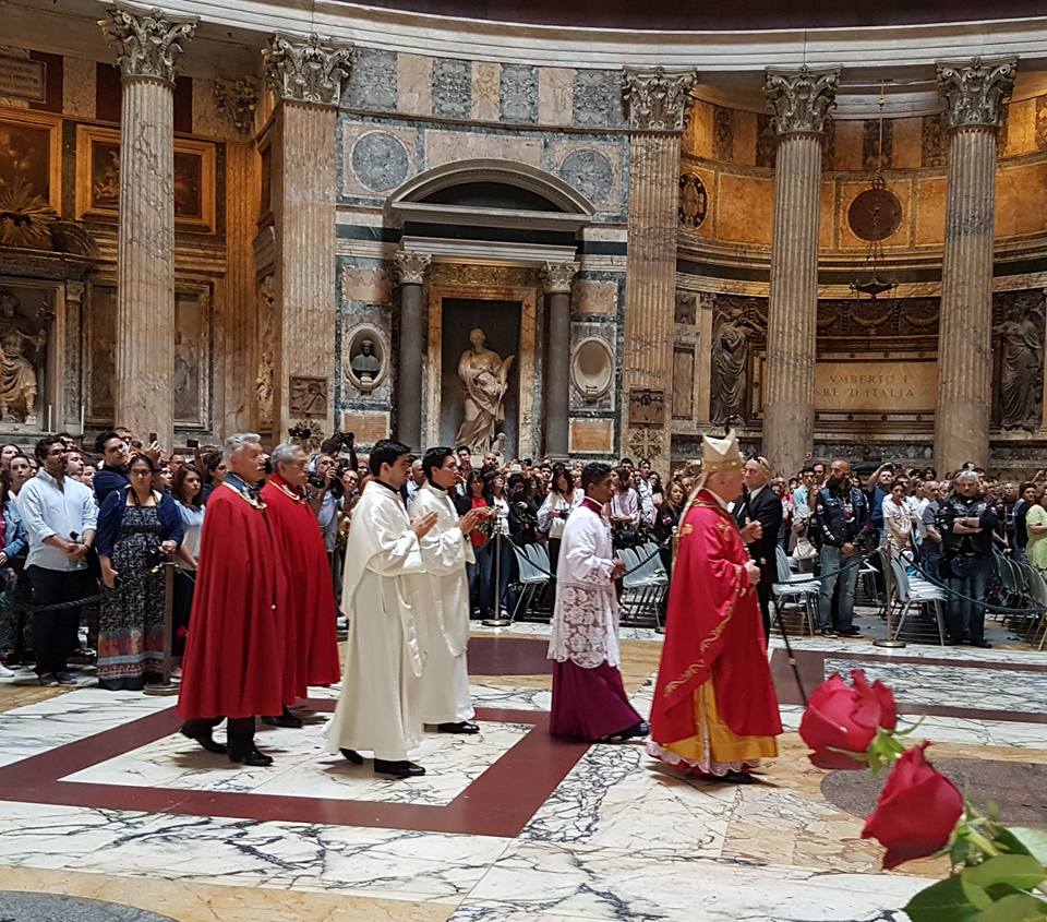 Missa de Pentecostes no Pantheon - Roma - Blog Vou pra Roma
