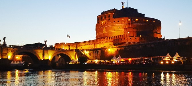 Passeio de Barco com jantar pelo Rio Tevere em Roma