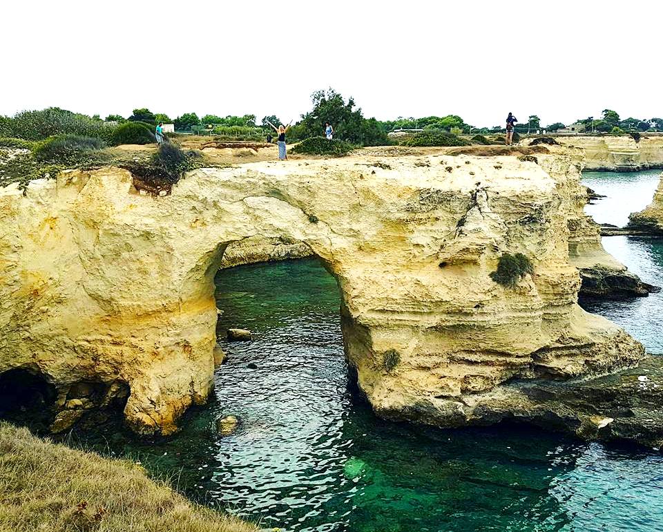 Faraglioni di Sant'Andrea - Puglia - Blog Vou pra Roma